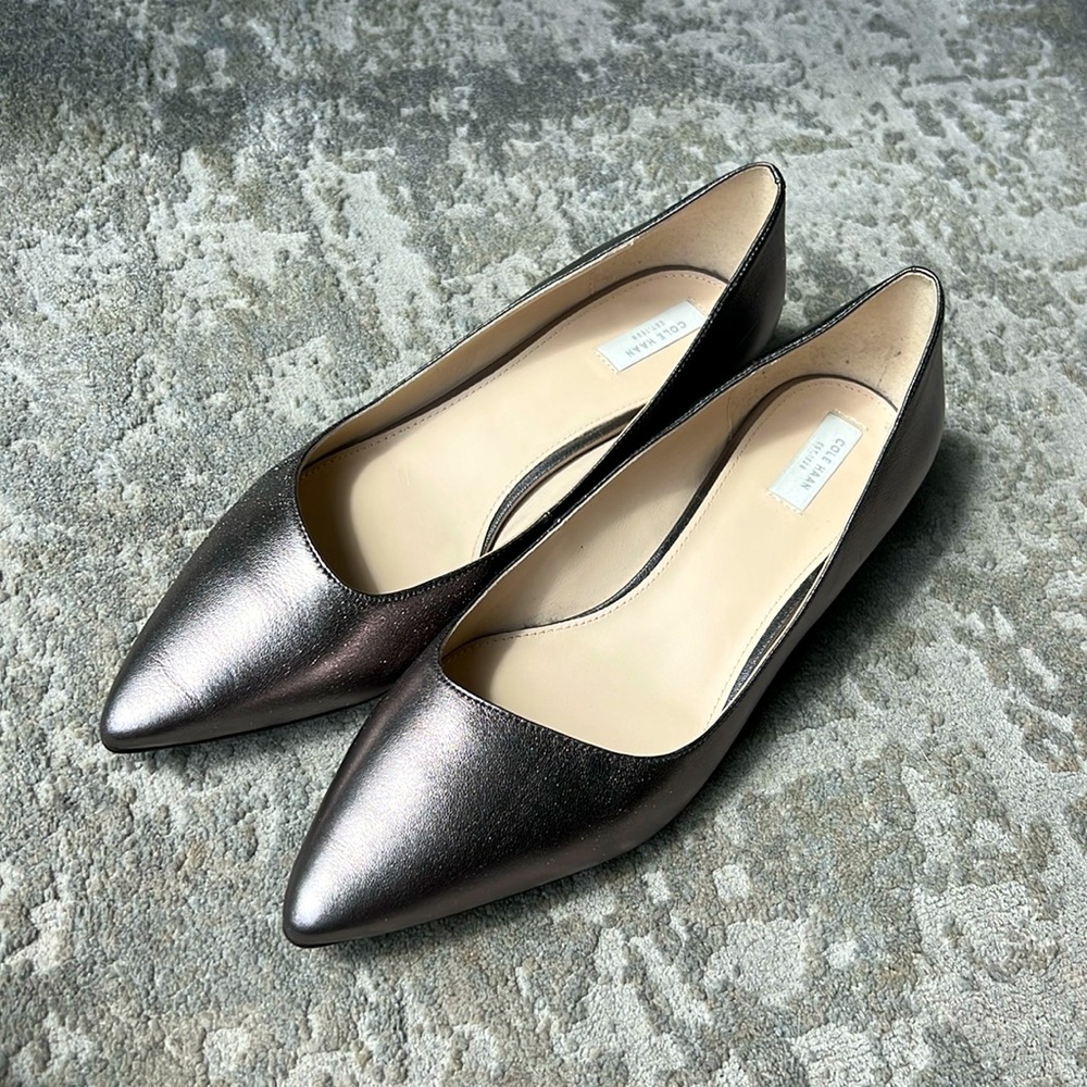 Cole Haan 1 inch heel silver shoe